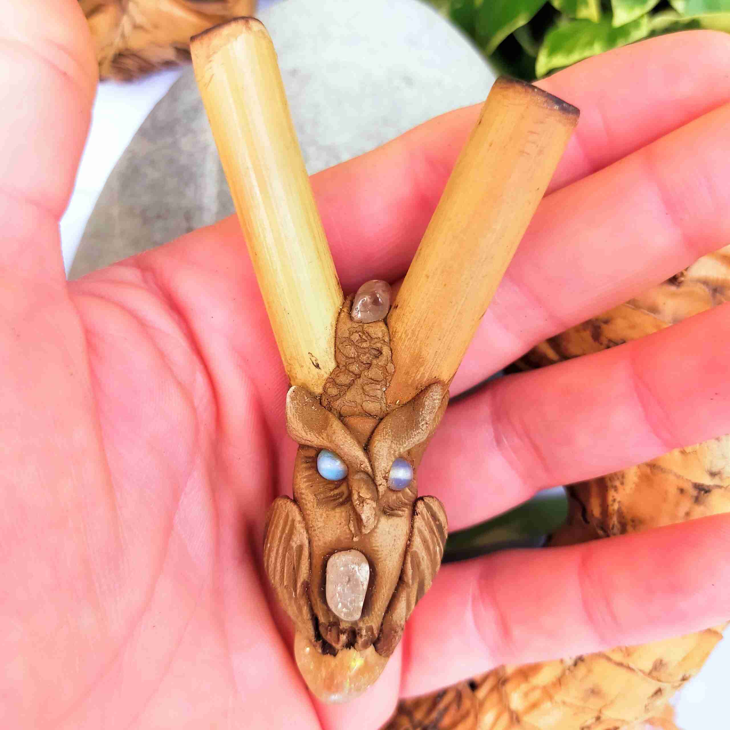 Kuripe Bambou Totem CHOUETTE Amulette avec des Pierres puissant